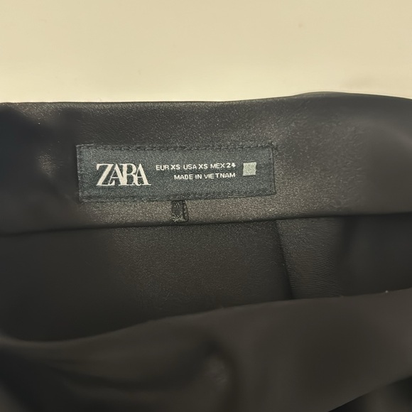 Zara Satin Effect Midi Skirt - black - size XS - Picture 3 of 6